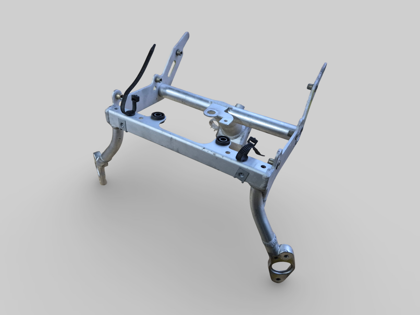 INSTRUMENT CLUSTER HOLDER FRONT SUBFRAME AP8135905 Aprilia RSV Mille 98-03