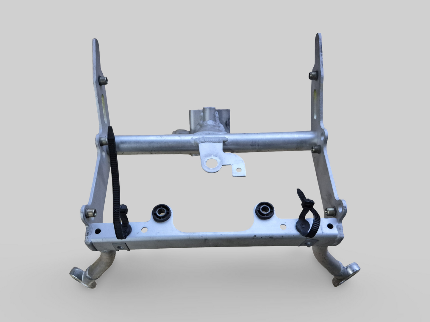 INSTRUMENT CLUSTER HOLDER FRONT SUBFRAME AP8135905 Aprilia RSV Mille 98-03