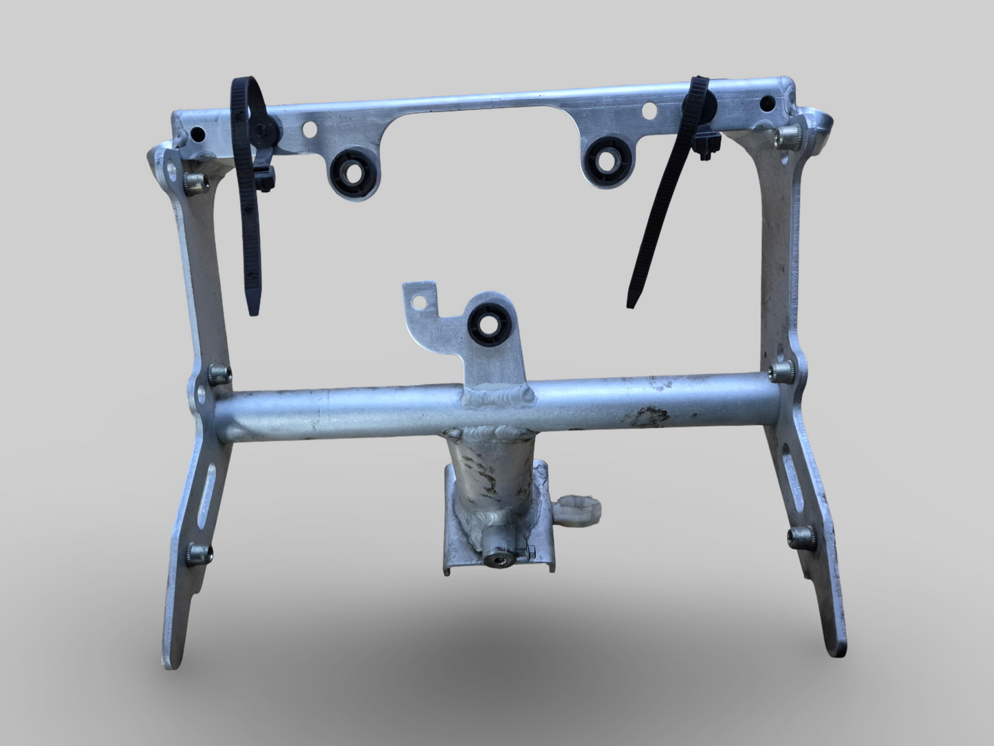 INSTRUMENT CLUSTER HOLDER FRONT SUBFRAME AP8135905 Aprilia RSV Mille 98-03