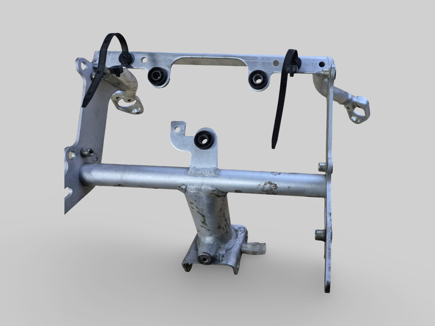 INSTRUMENT CLUSTER HOLDER FRONT SUBFRAME AP8135905 Aprilia RSV Mille 98-03