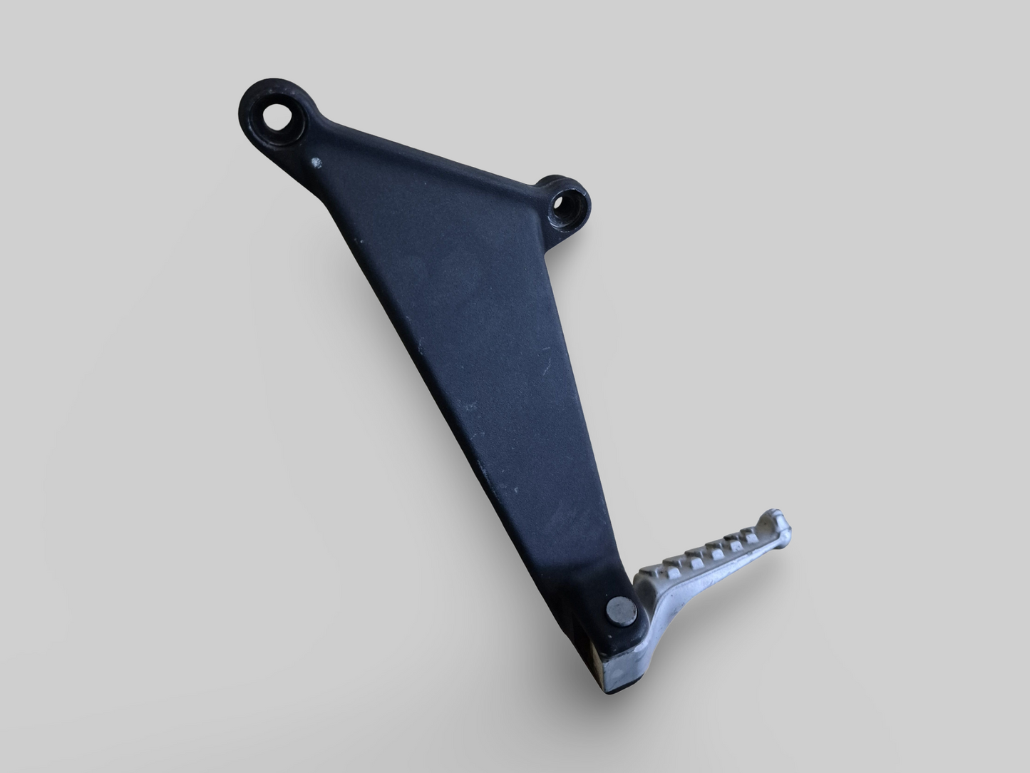 PASSAGIER LINKS VOETSTEUN AP8146385 Aprilia RSV Mille 98-03 / Tuono 02-05