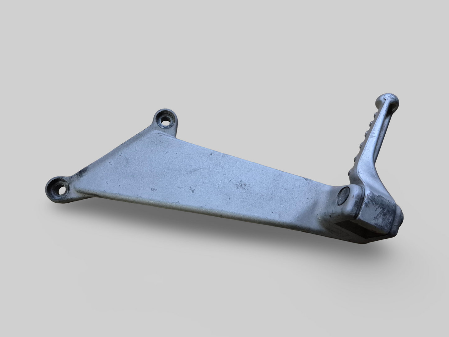 PASSAGIER LINKS VOETSTEUN AP8146385 Aprilia RSV Mille 98-03 / Tuono 02-05