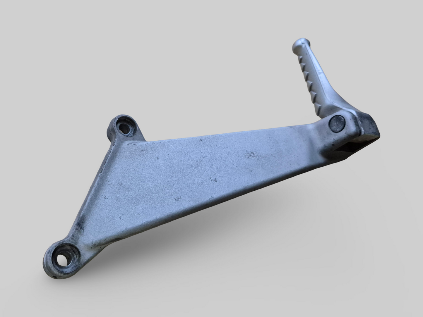 PASSAGIER LINKS VOETSTEUN AP8146385 Aprilia RSV Mille 98-03 / Tuono 02-05