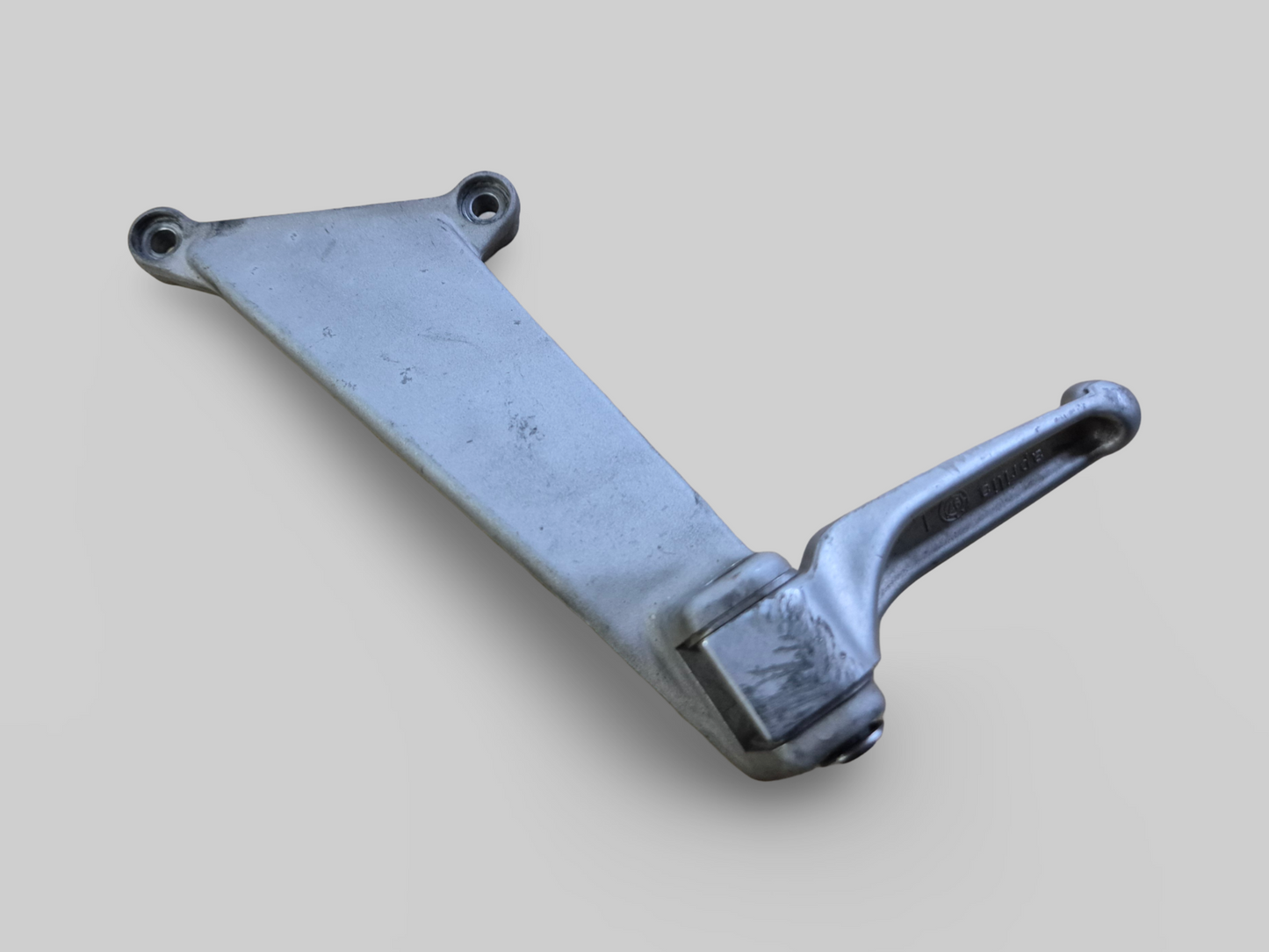 PASSAGIER LINKS VOETSTEUN AP8146385 Aprilia RSV Mille 98-03 / Tuono 02-05