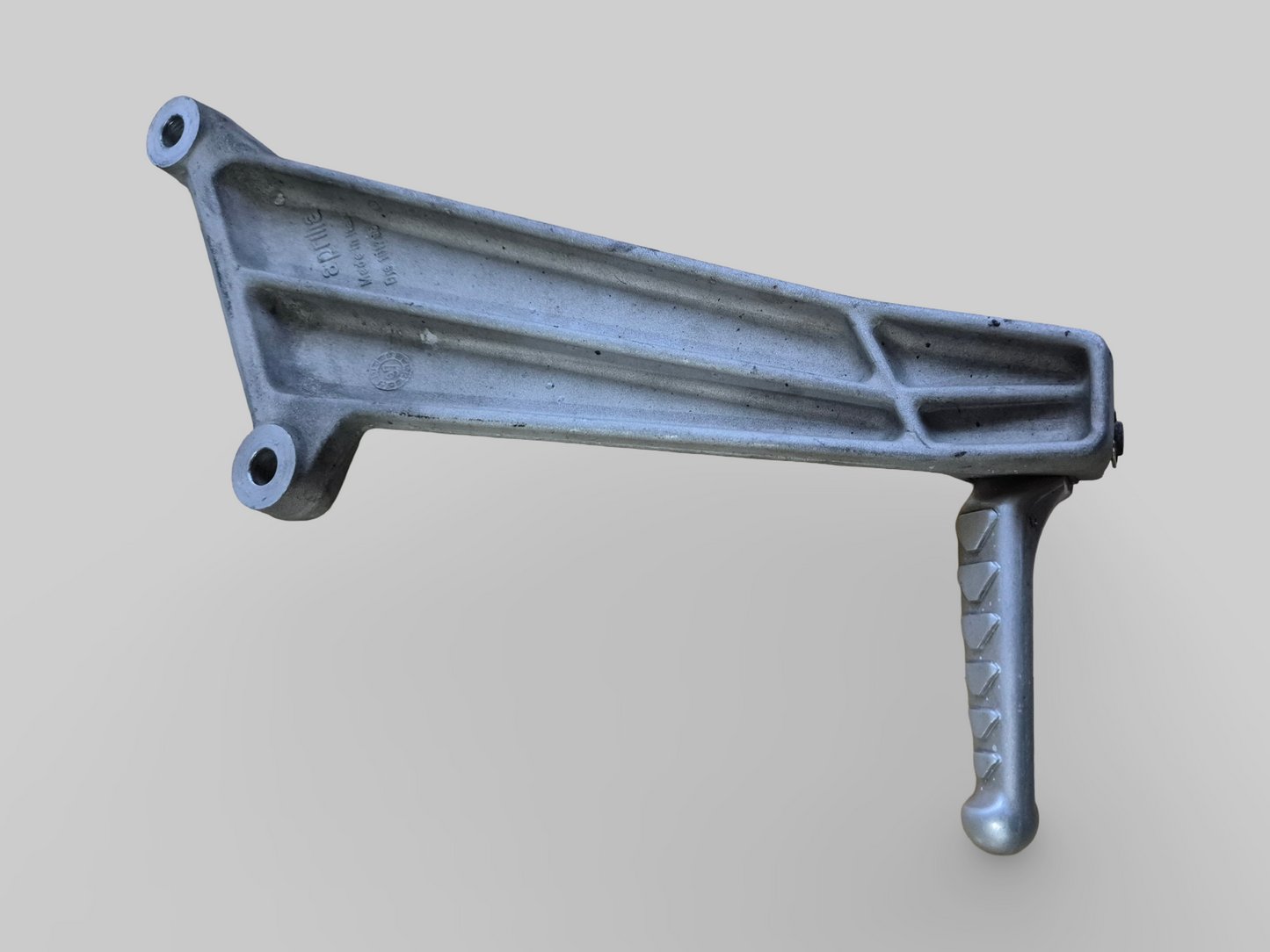 PASSAGIER LINKS VOETSTEUN AP8146385 Aprilia RSV Mille 98-03 / Tuono 02-05