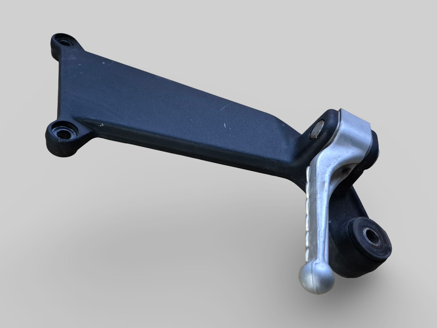 PASSAGIER RECHTER VOETSTEUN STEUN AP8146384 Aprilia RSV Mille 98-03 / Tuono 02-05 