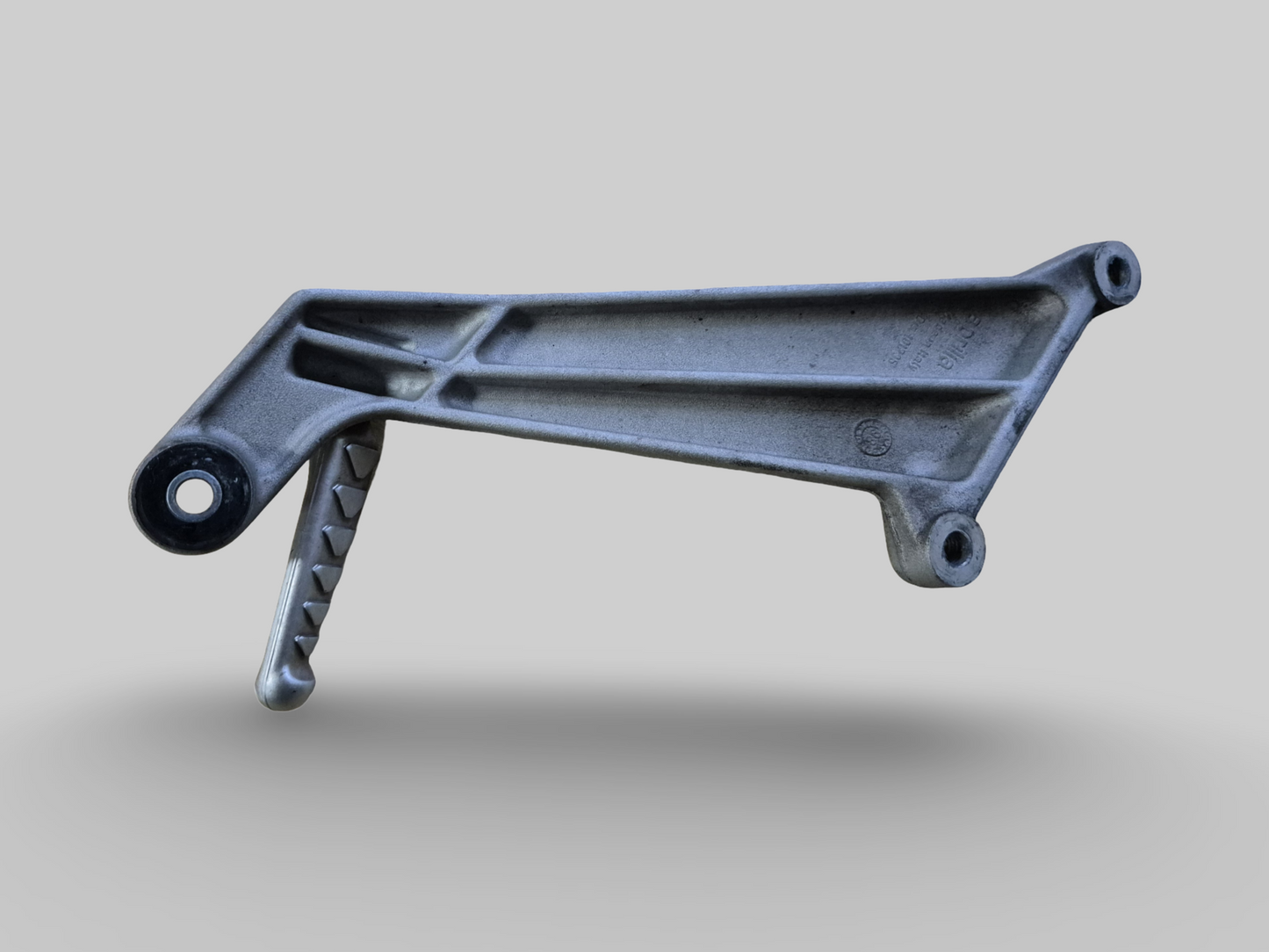 PASSENGER RIGHT FOOTREST SUPPORT AP8134371 Aprilia RSV Mille 98-03 / Tuono 02-05