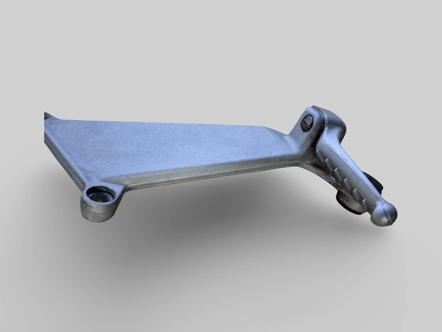 PASSAGIER RECHTER VOETSTEUN STEUN AP8146384 Aprilia RSV Mille 98-03 / Tuono 02-05 