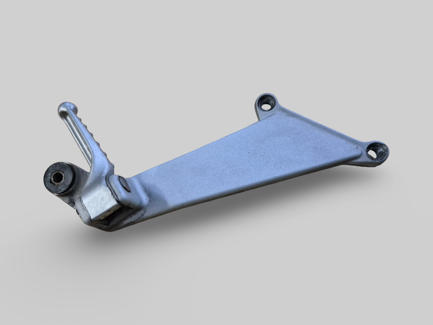 PASSAGIER RECHTER VOETSTEUN STEUN AP8146384 Aprilia RSV Mille 98-03 / Tuono 02-05 