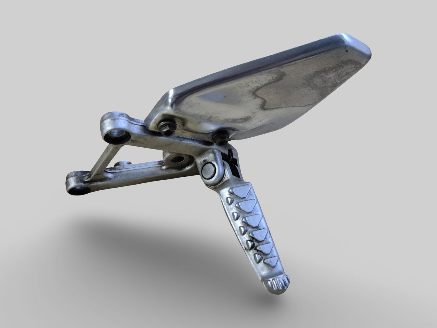 LINKER ZIJVOETSTEUN ACHTERSET AP8135910 Aprilia RSV Mille 98-03 / Tuono 02-05 