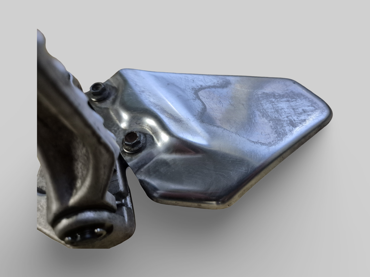 LINKER ZIJVOETSTEUN ACHTERSET AP8135910 Aprilia RSV Mille 98-03 / Tuono 02-05 