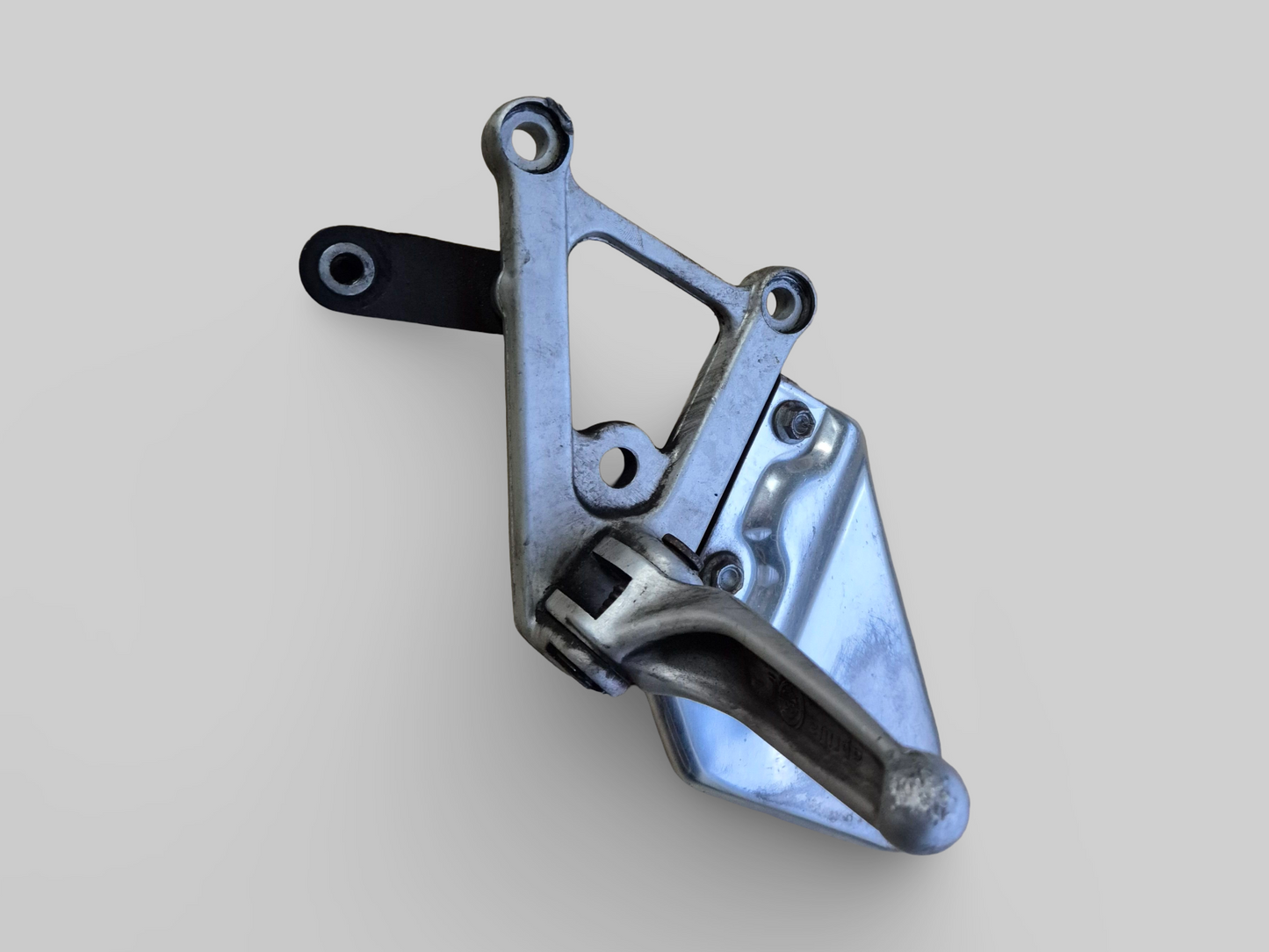 LEFT-HAND SIDE FOOTREST REARSET AP8135910 Aprilia RSV Mille 98-03 / Tuono 02-05