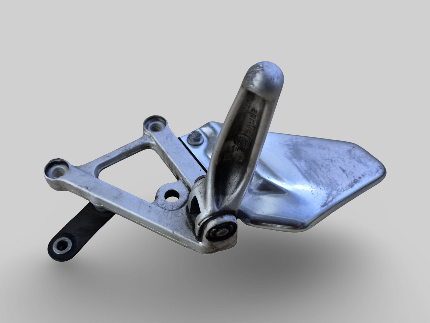 LEFT-HAND SIDE FOOTREST REARSET AP8135910 Aprilia RSV Mille 98-03 / Tuono 02-05