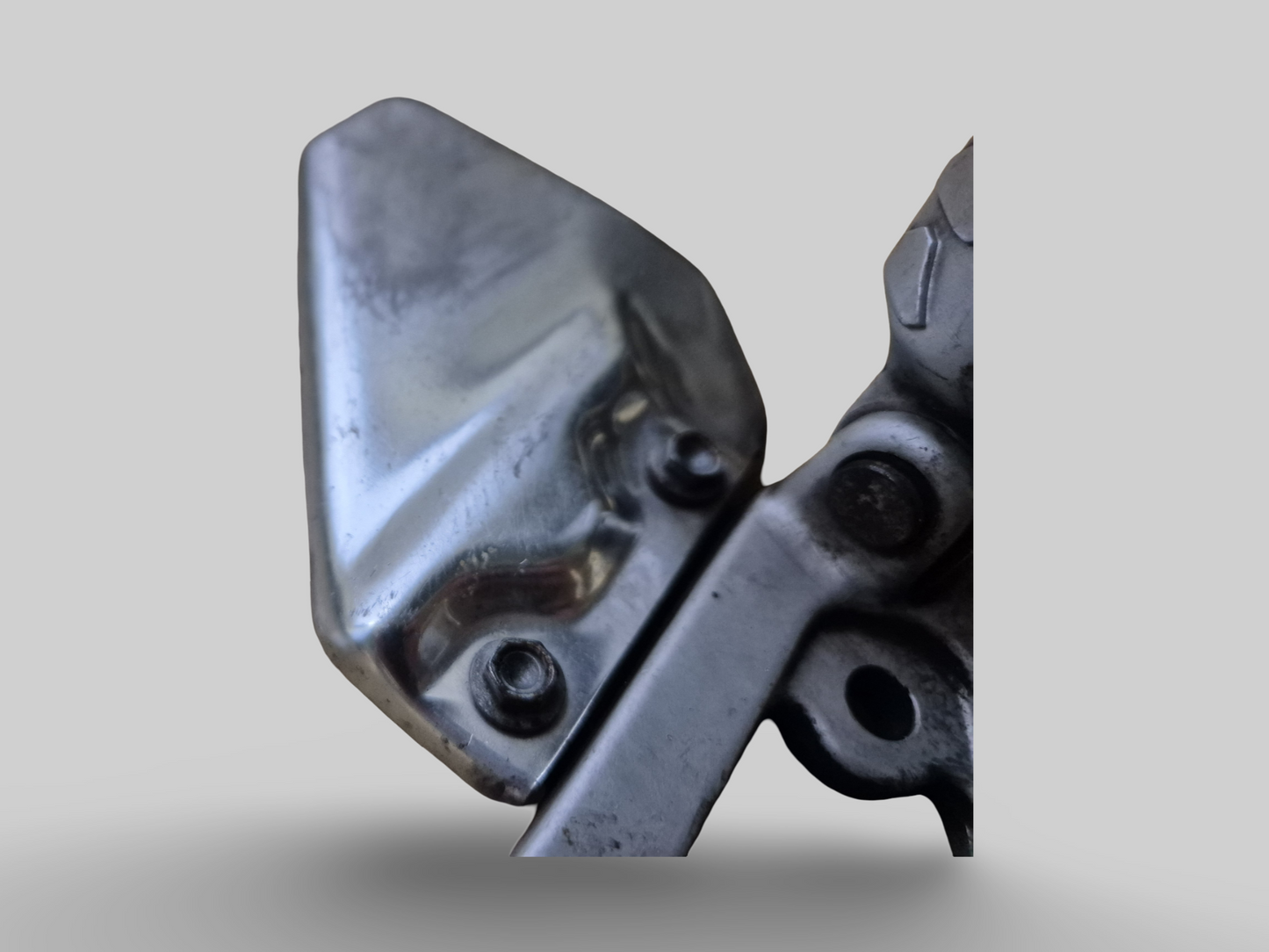 LEFT-HAND SIDE FOOTREST REARSET AP8135910 Aprilia RSV Mille 98-03 / Tuono 02-05