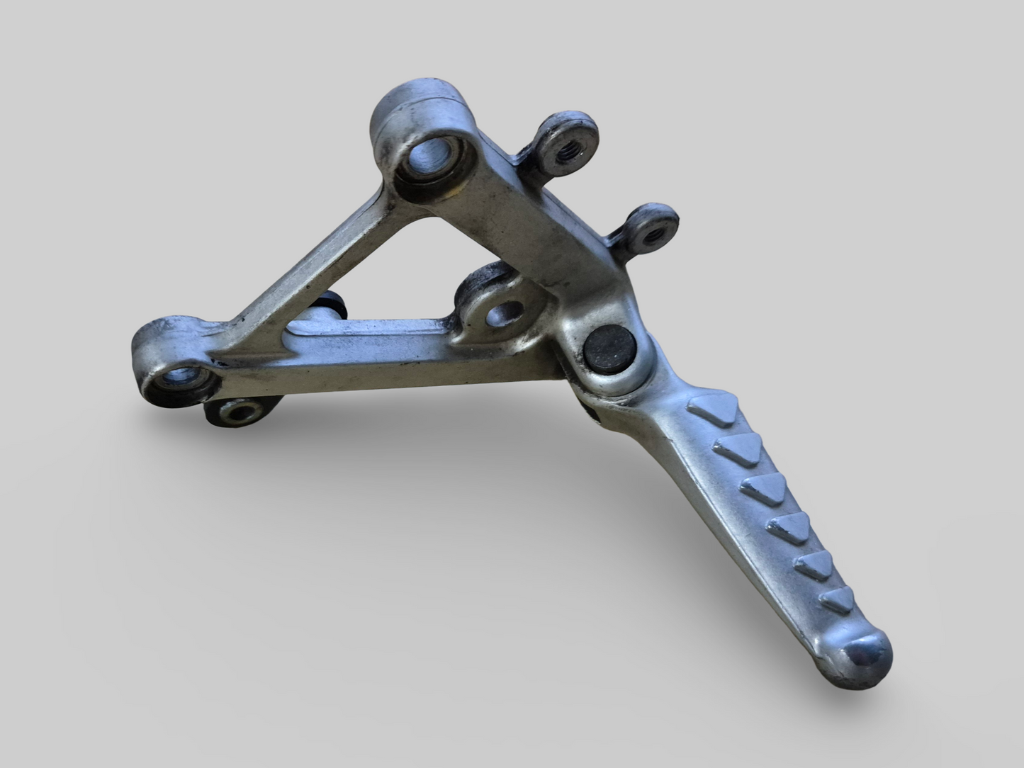 LEFT-HAND SIDE FOOTREST REARSET AP8135910 Aprilia RSV Mille 98-03 / Tuono 03-05