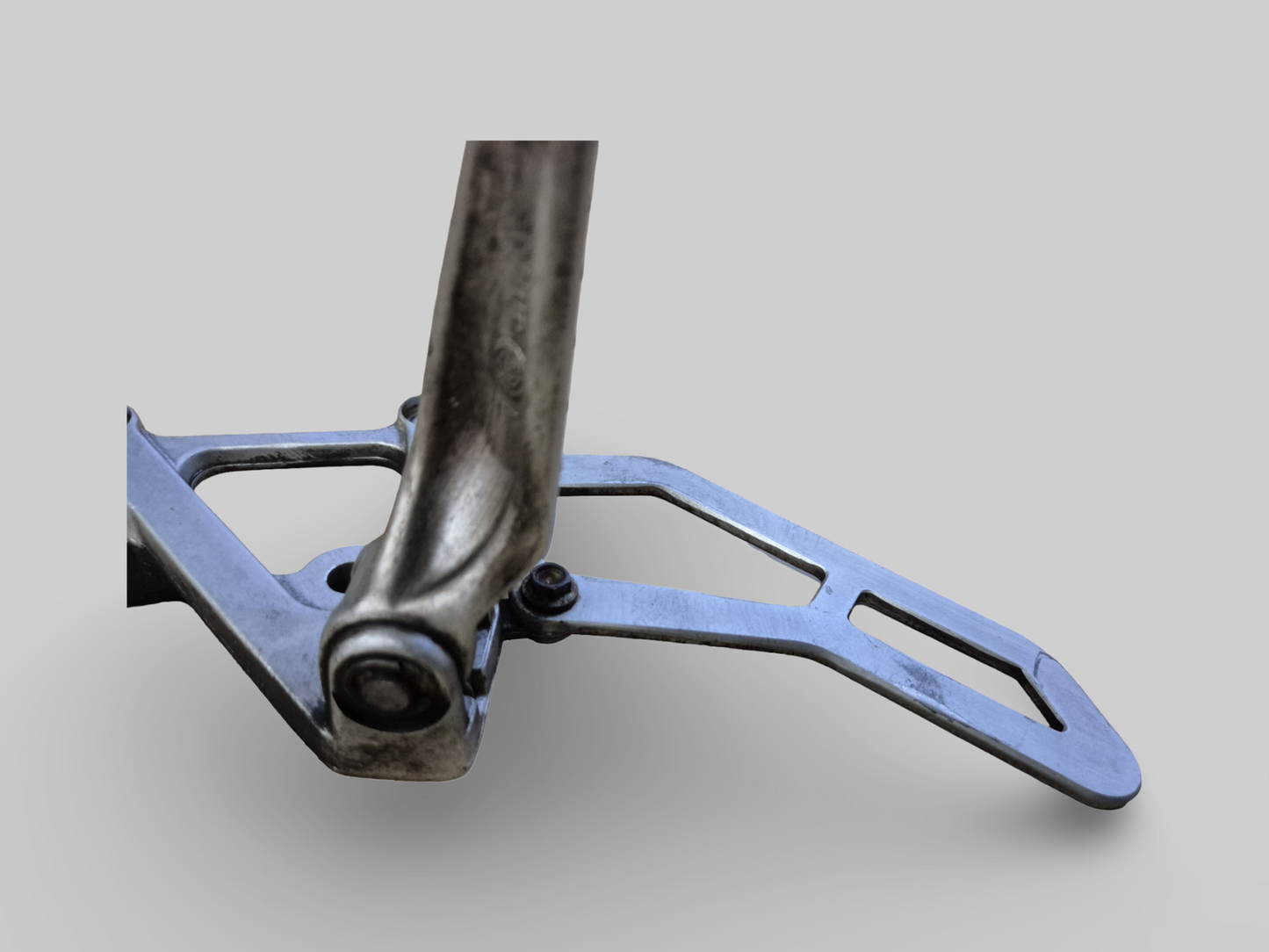 LEFT-HAND SIDE FOOTREST REARSET AP8135910 Aprilia RSV Mille 98-03 / Tuono 02-05