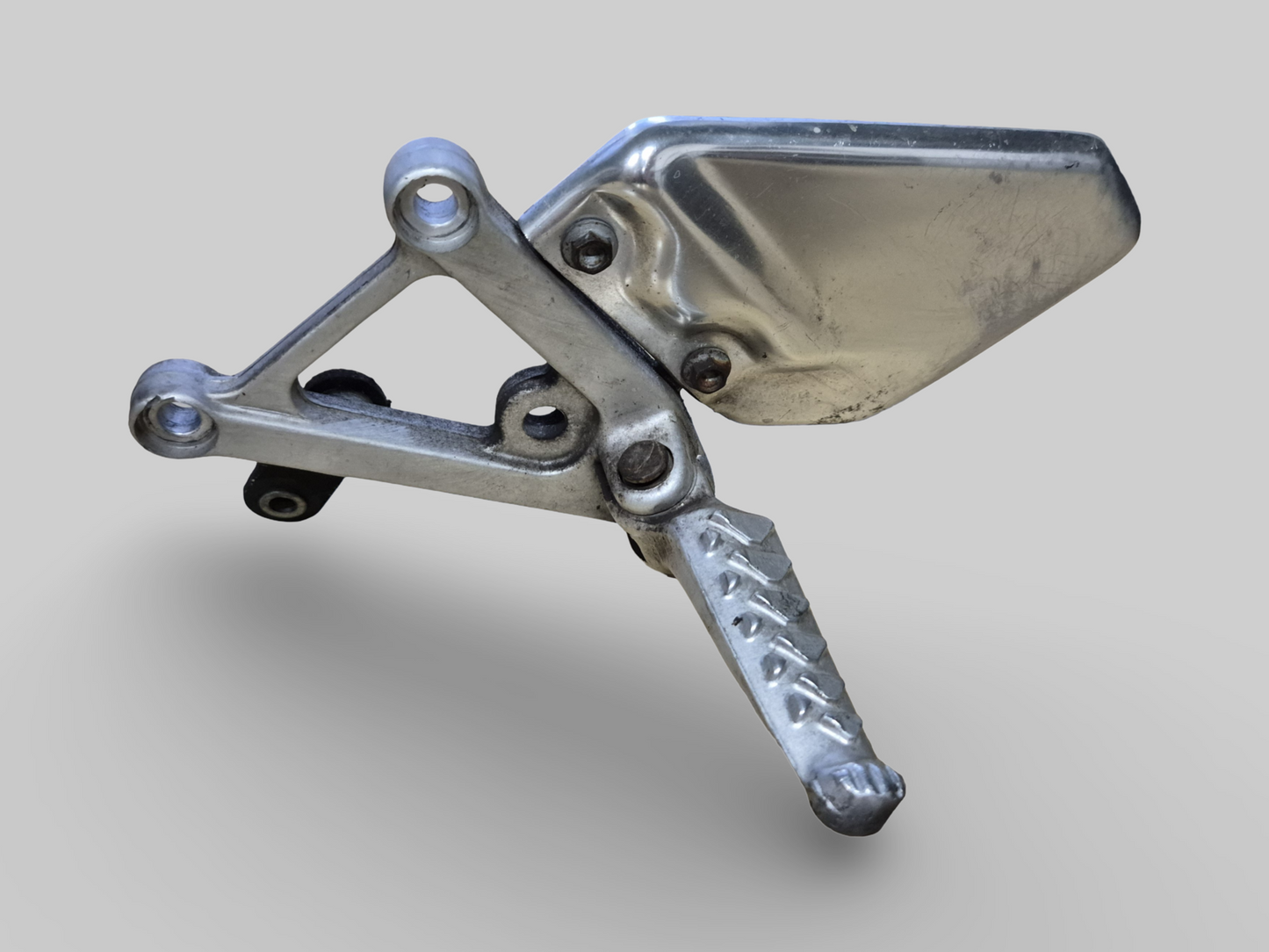 LEFT-HAND SIDE FOOTREST REARSET AP8135910 Aprilia RSV Mille 98-03 / Tuono 02-05