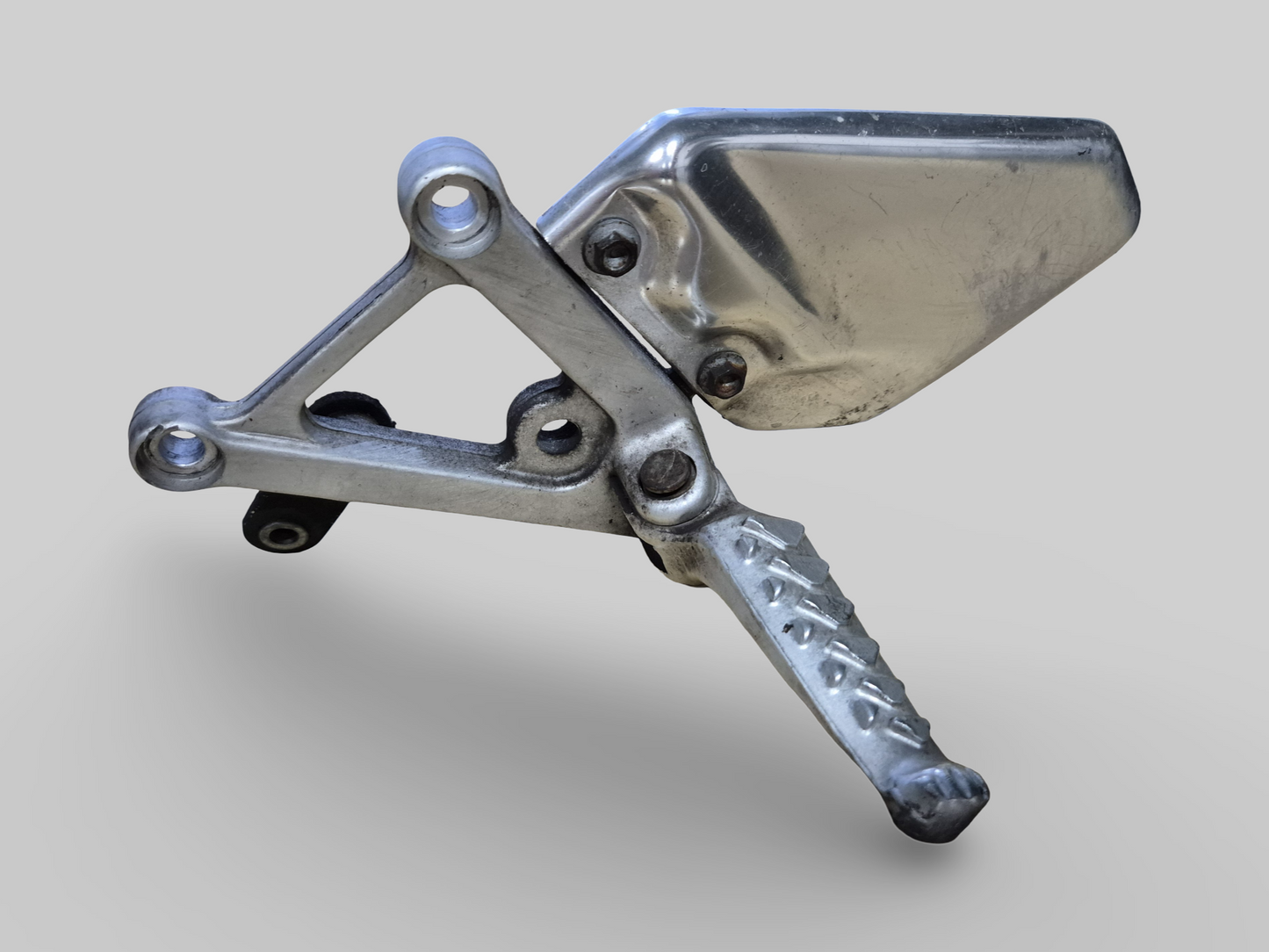 LEFT-HAND SIDE FOOTREST REARSET AP8135910 Aprilia RSV Mille 98-03 / Tuono 02-05