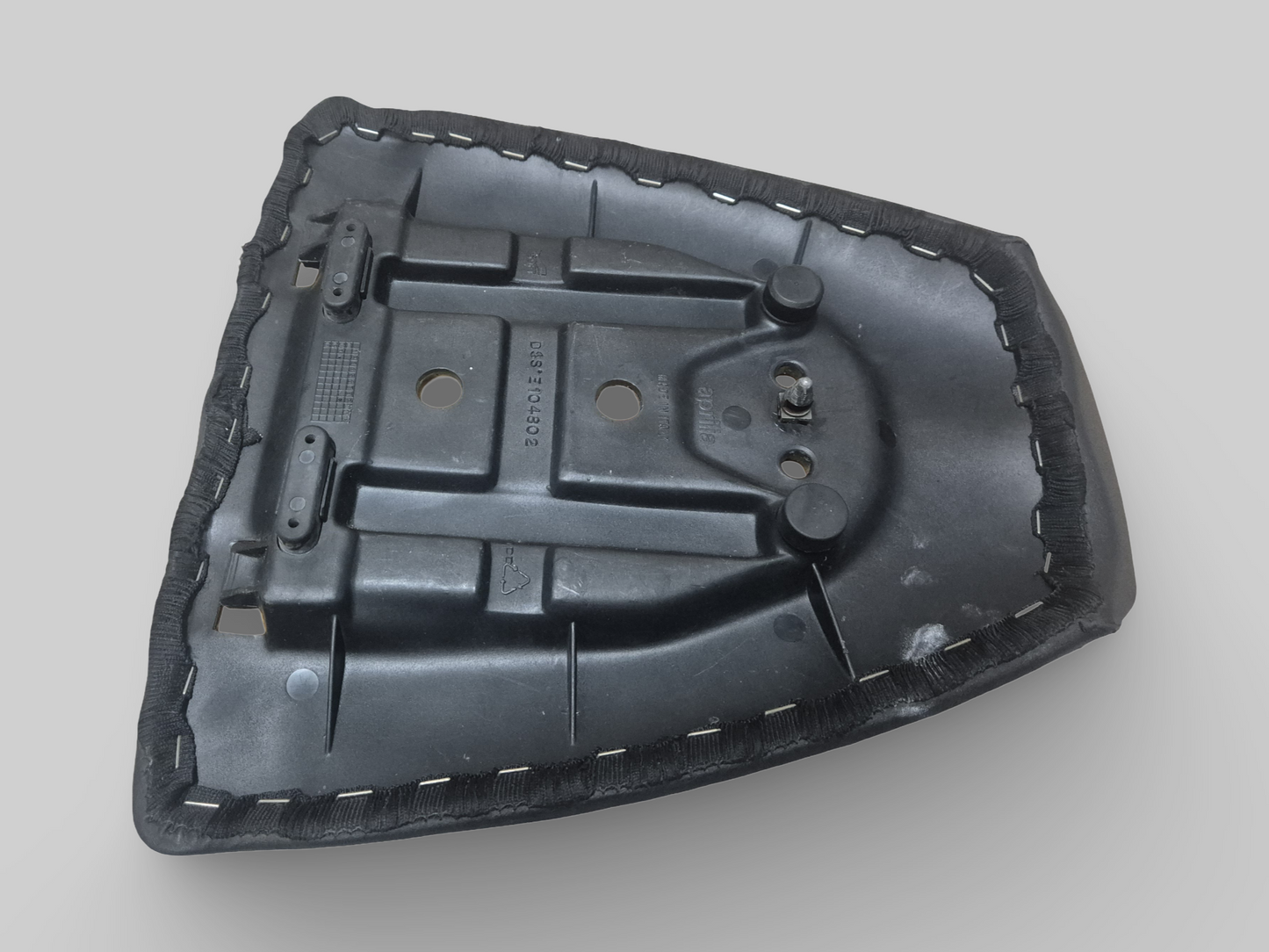 ACHTERPASSAGIERSZADEL AP8129284 Aprilia RSV Mille 98-02 