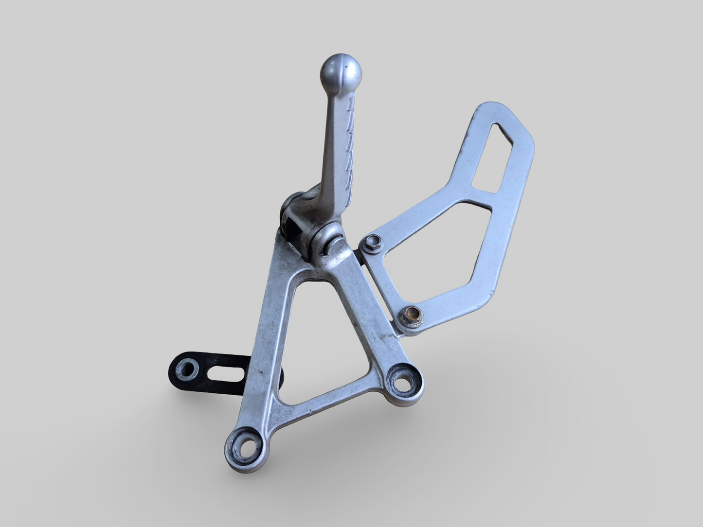 RIGHT-HAND SIDE FOOTREST REARSET AP8135909 Aprilia RSV Mille 98-03 / Tuono 02-05