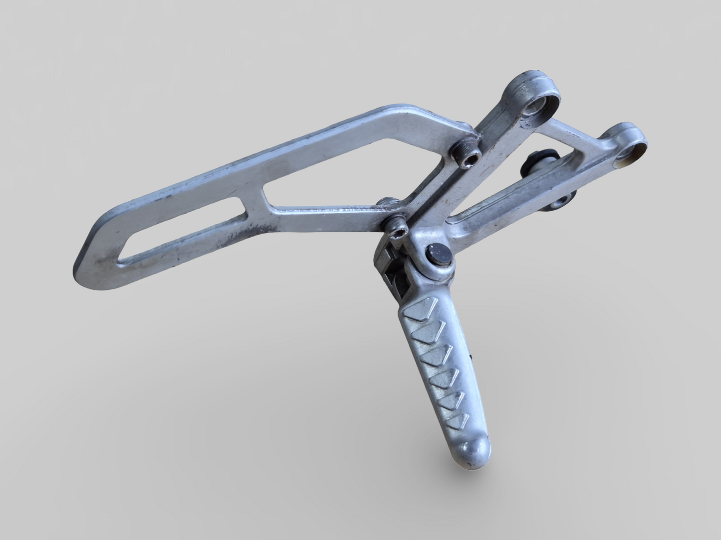 RIGHT-HAND SIDE FOOTREST REARSET AP8135909 Aprilia RSV Mille 98-03 / Tuono 02-05