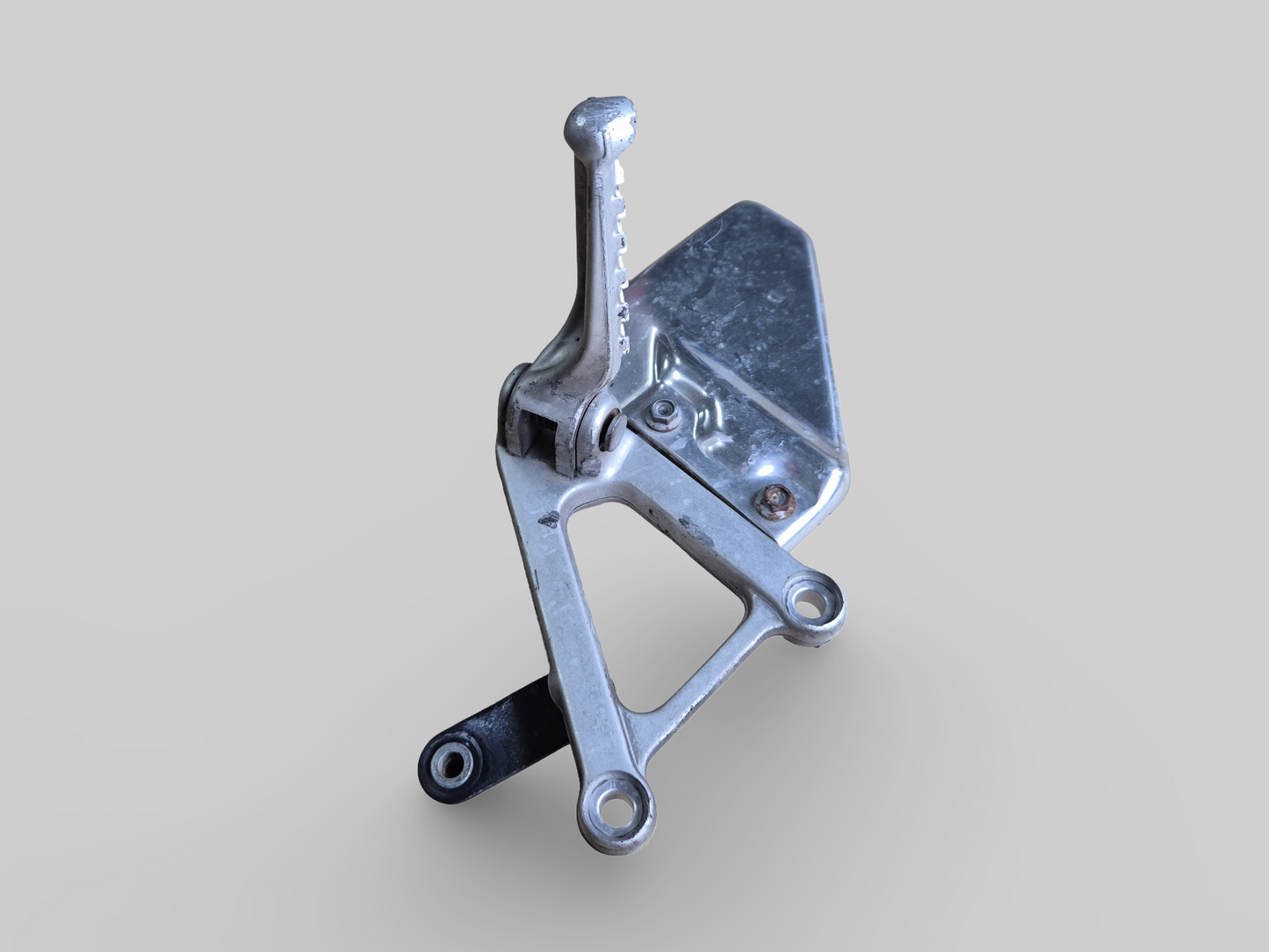 RIGHT-HAND SIDE FOOTREST REARSET AP8135909 Aprilia RSV Mille 98-03 / Tuono 02-05