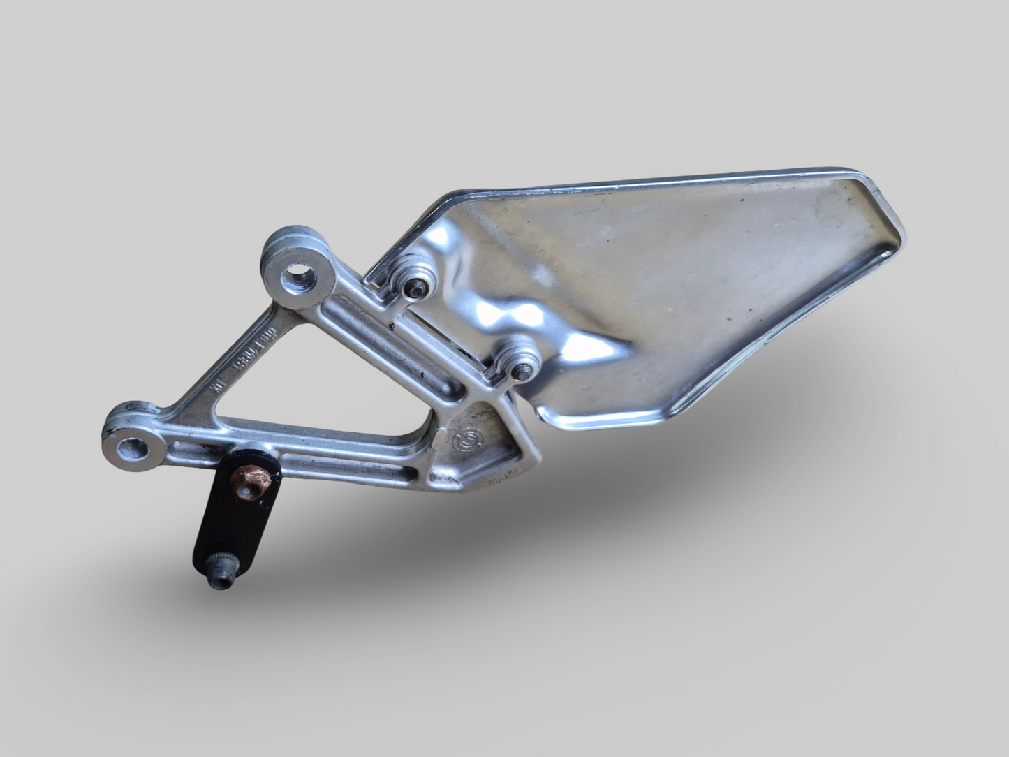 RIGHT-HAND SIDE FOOTREST REARSET AP8135909 Aprilia RSV Mille 98-03 / Tuono 02-05