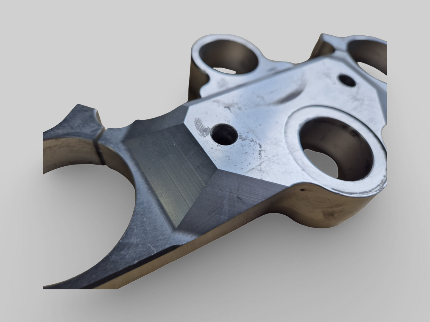 TOP YOKE TRIPLE CLAMP FORK UPPER PLATE AP8163208 Aprilia RSV Tuono 2002-2005