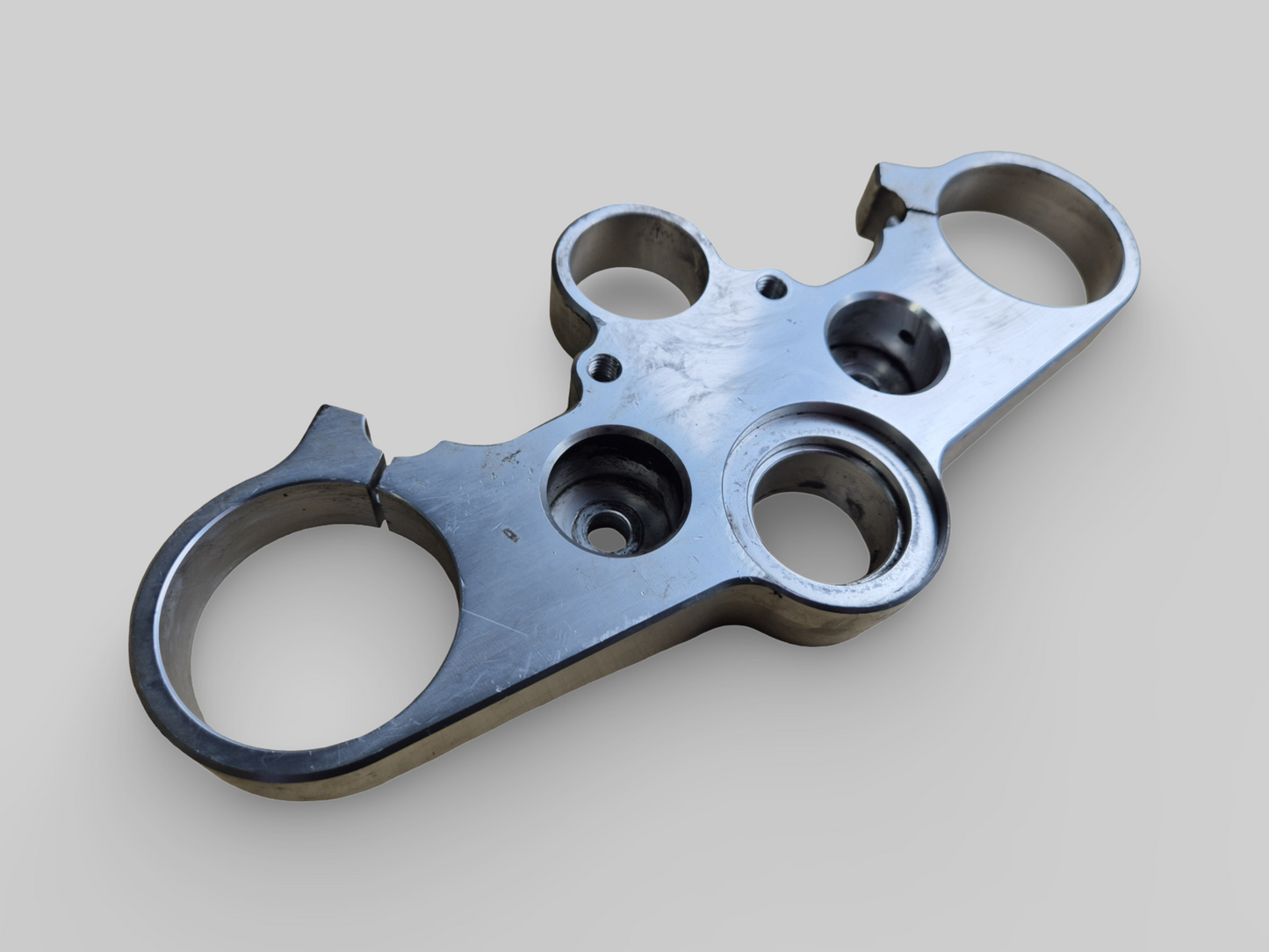 TOP YOKE TRIPLE CLAMP FORK UPPER PLATE AP8163208 Aprilia RSV Tuono 2002-2005