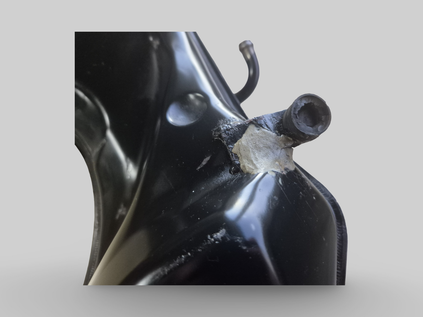 OLIETANKRESERVOIR AP8158120 Aprilia RSV1000R 2004-2010 / Tuono 1000R 2006-2010 