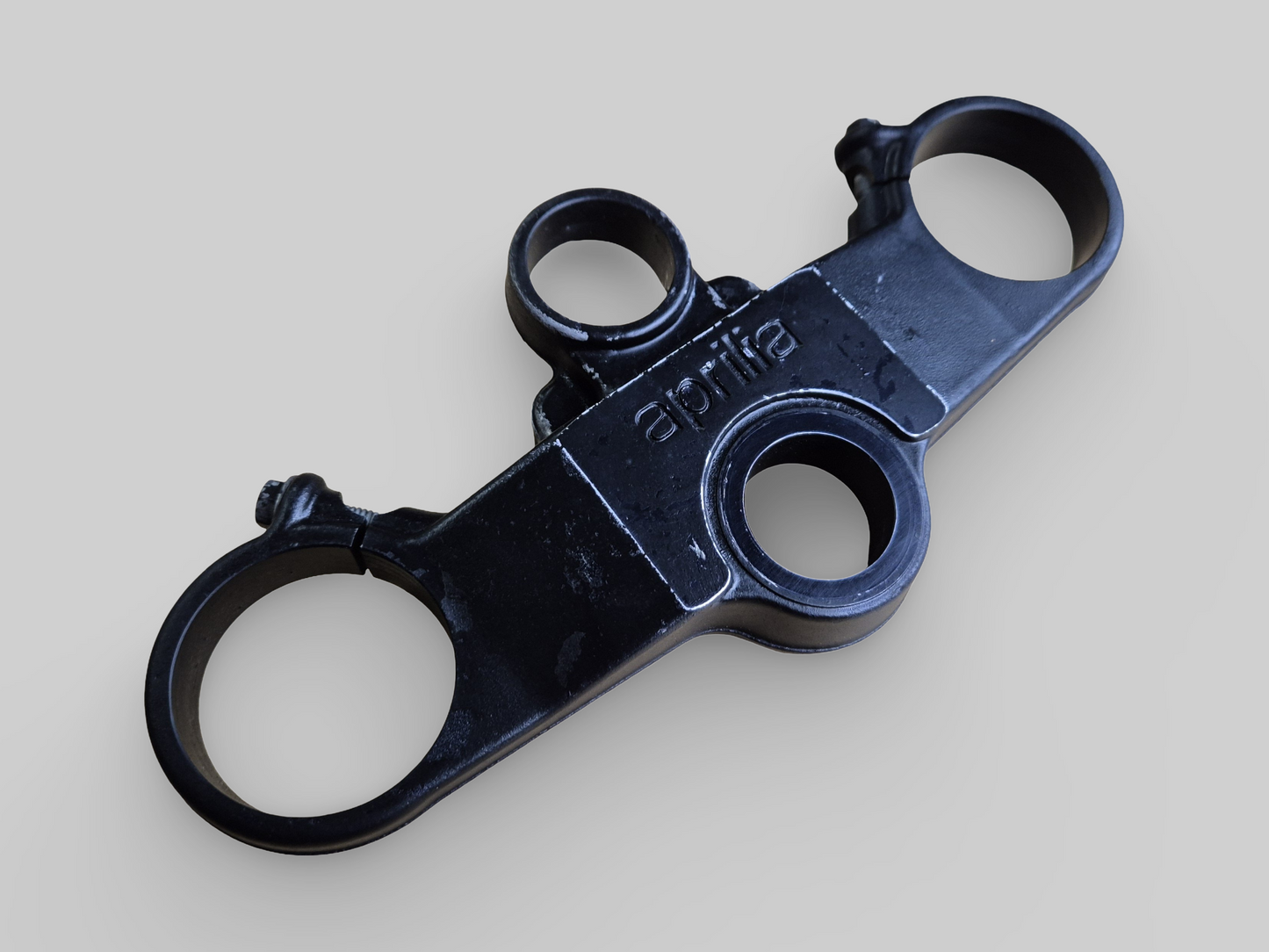 BOVENJOK DRIEVOUDIGE KLEM AP8123927 Aprilia RSV Mille 98-03 