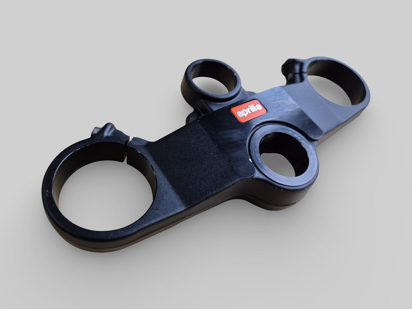 BOVENSTE JUK DRIEVOUDIGE KLEMVORK BOVENSTE PLAAT AP8123932 Aprilia RSV Mille 98-03 