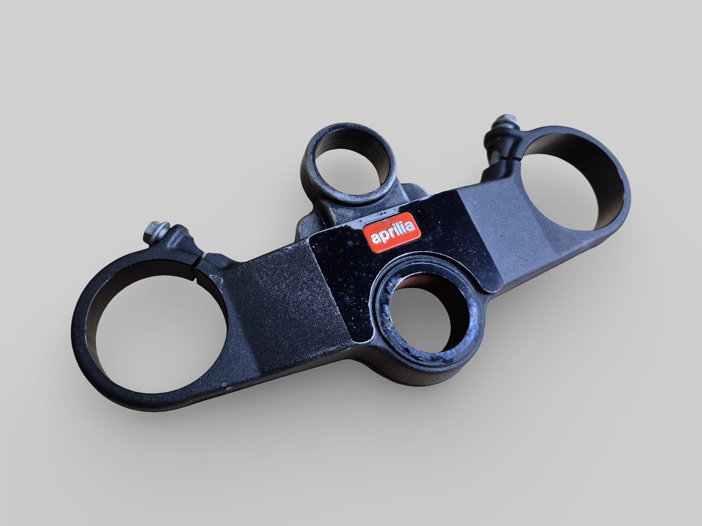 BOVENSTE JUK DRIEVOUDIGE KLEMVORK BOVENSTE PLAAT AP8123932 Aprilia RSV Mille 98-03 