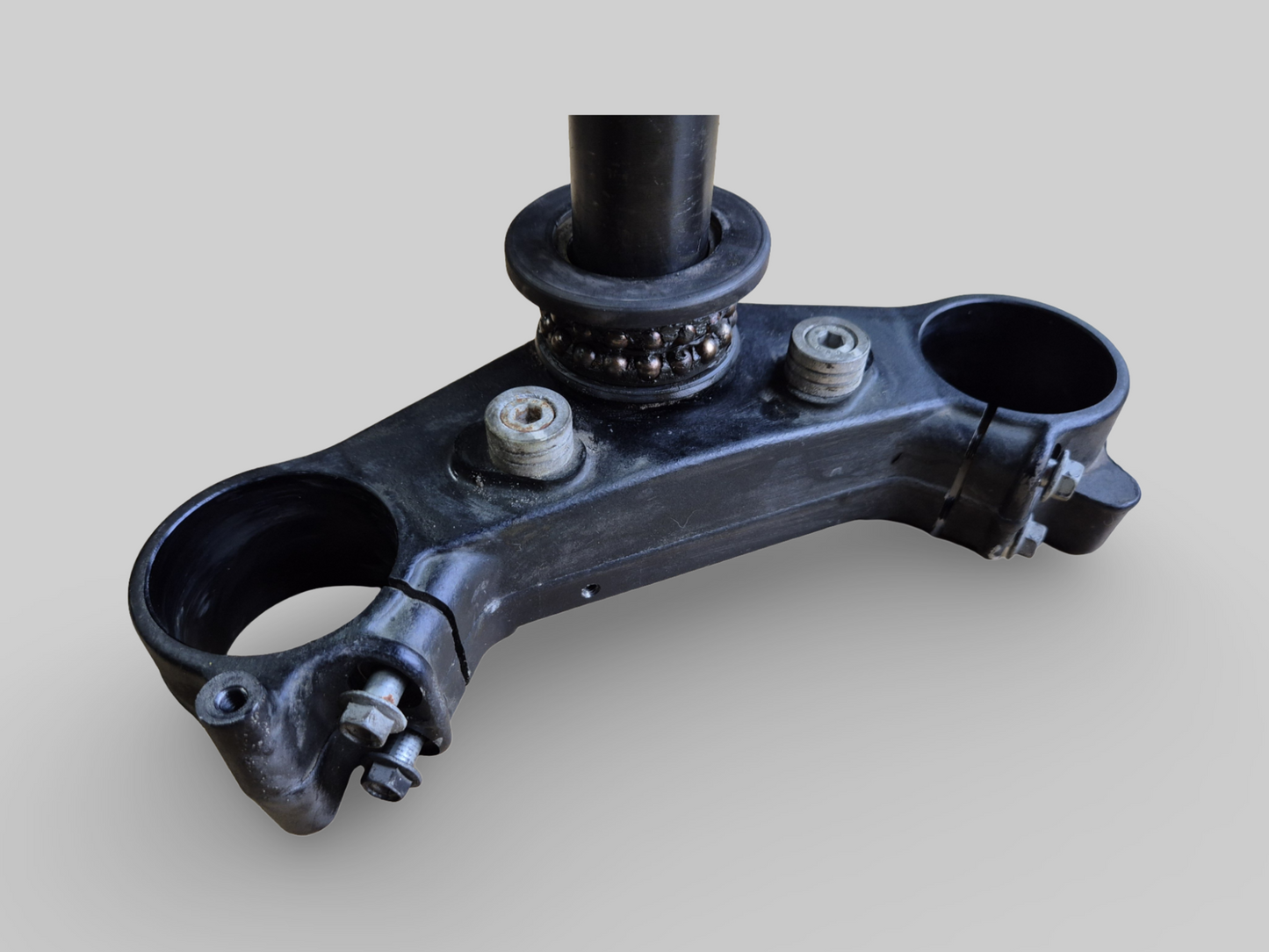 ONDERSTE DRIEVOUDIGE KLEM STEMBASIS AP8123640 Aprilia RSV Mille 01-03 / Tuono 02-05 