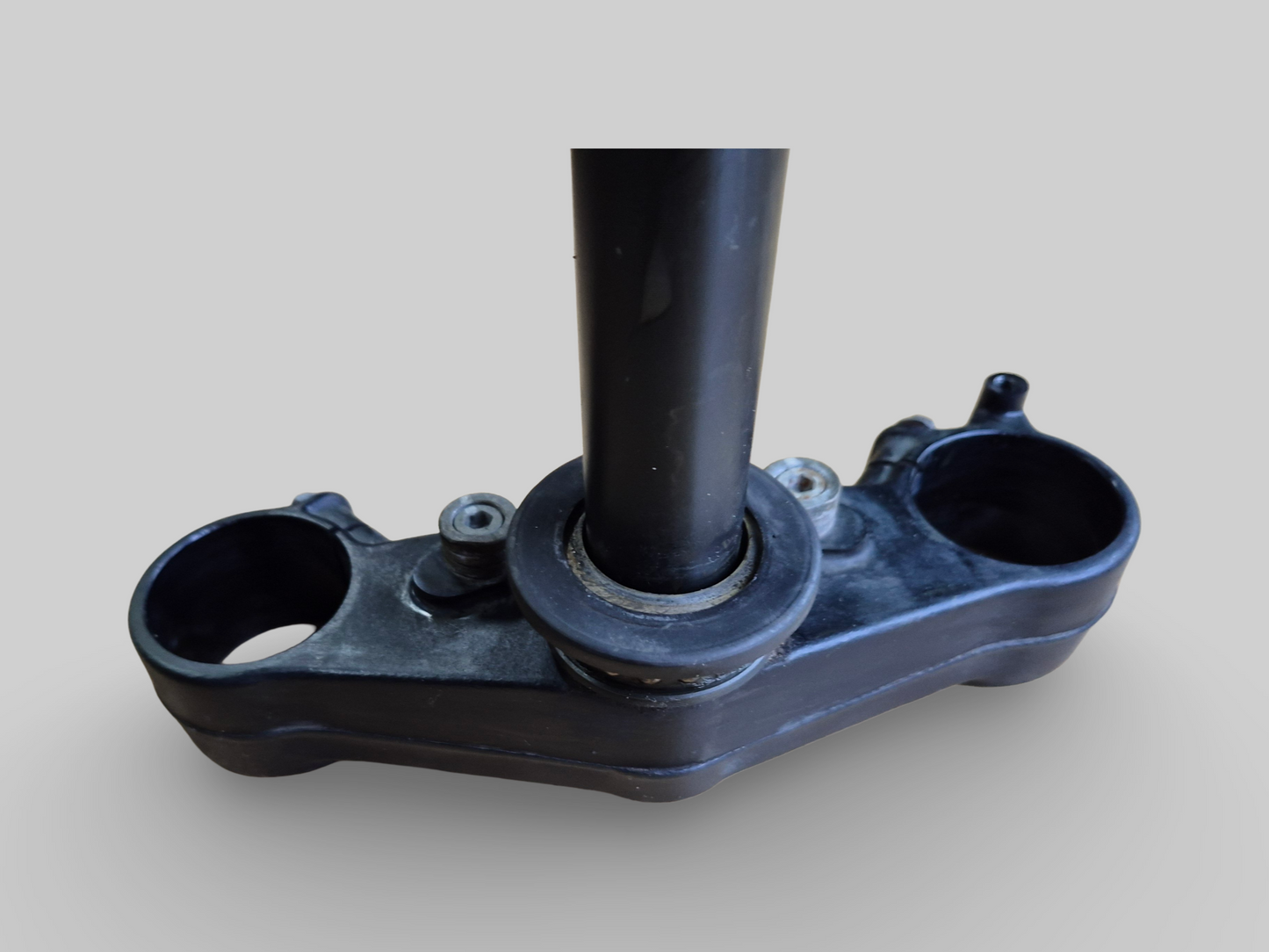 ONDERSTE DRIEVOUDIGE KLEM STEMBASIS AP8123640 Aprilia RSV Mille 01-03 / Tuono 02-05 