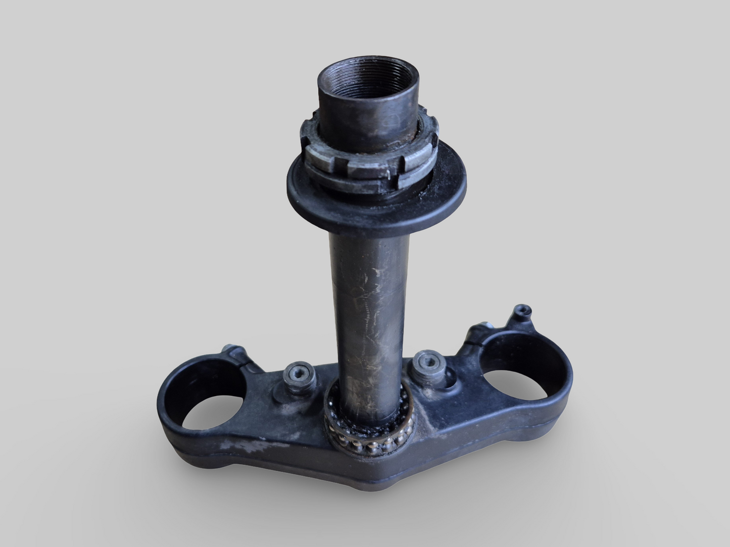 ONDERSTE DRIEVOUDIGE KLEM STEMBASIS AP8123640 Aprilia RSV Mille 01-03 / Tuono 02-05 