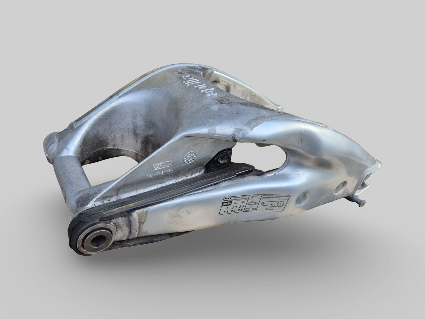 SWINGARM AP8146295 Aprilia RSV Mille 1998-2003 / Tuono 2002-2005