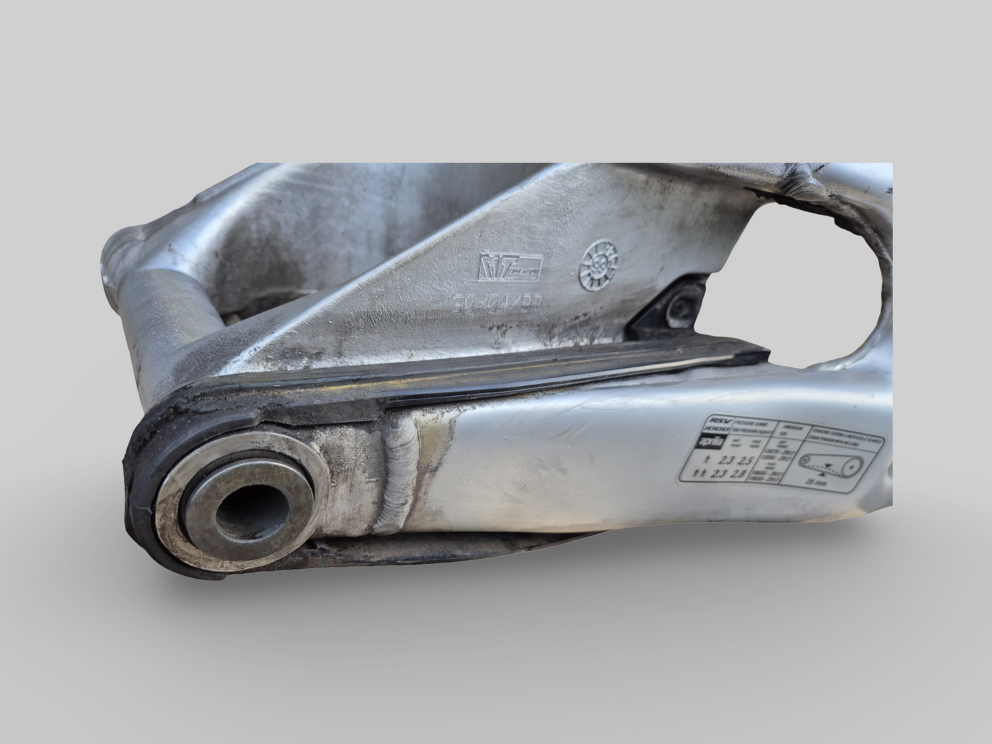 SWINGARM AP8146295 Aprilia RSV Mille 1998-2003 / Tuono 2002-2005