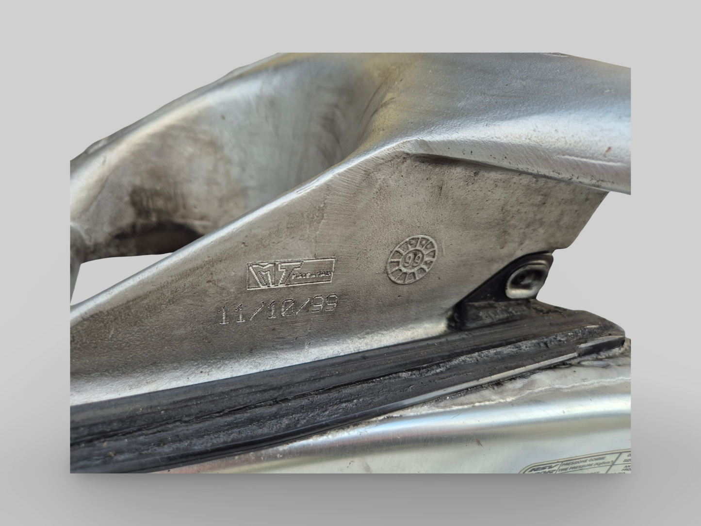 SWINGARM AP8146295 Aprilia RSV Mille 1998-2003 / Tuono 2002-2005