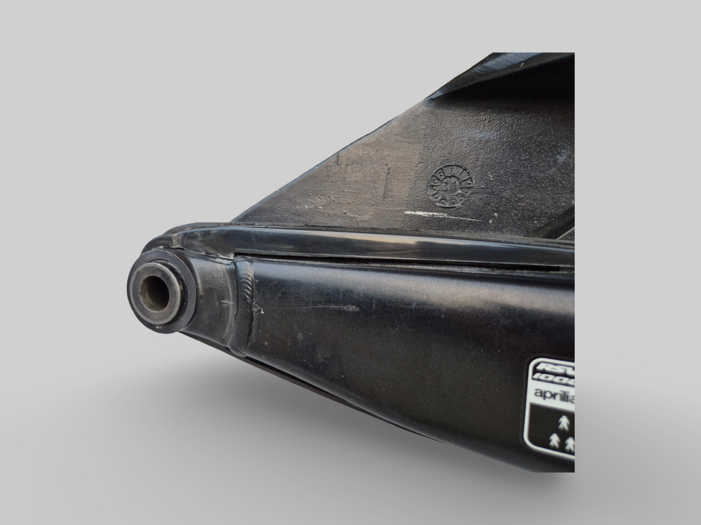 SWINGARM BLACK AP8146295 Aprilia RSV Mille 1998-2003 / Tuono 2002-2005