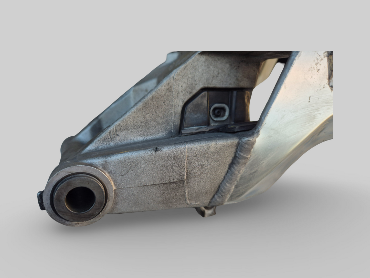 SWINGARM AP8146295 Aprilia RSV Mille 1998-2003 / Tuono 2002-2005 