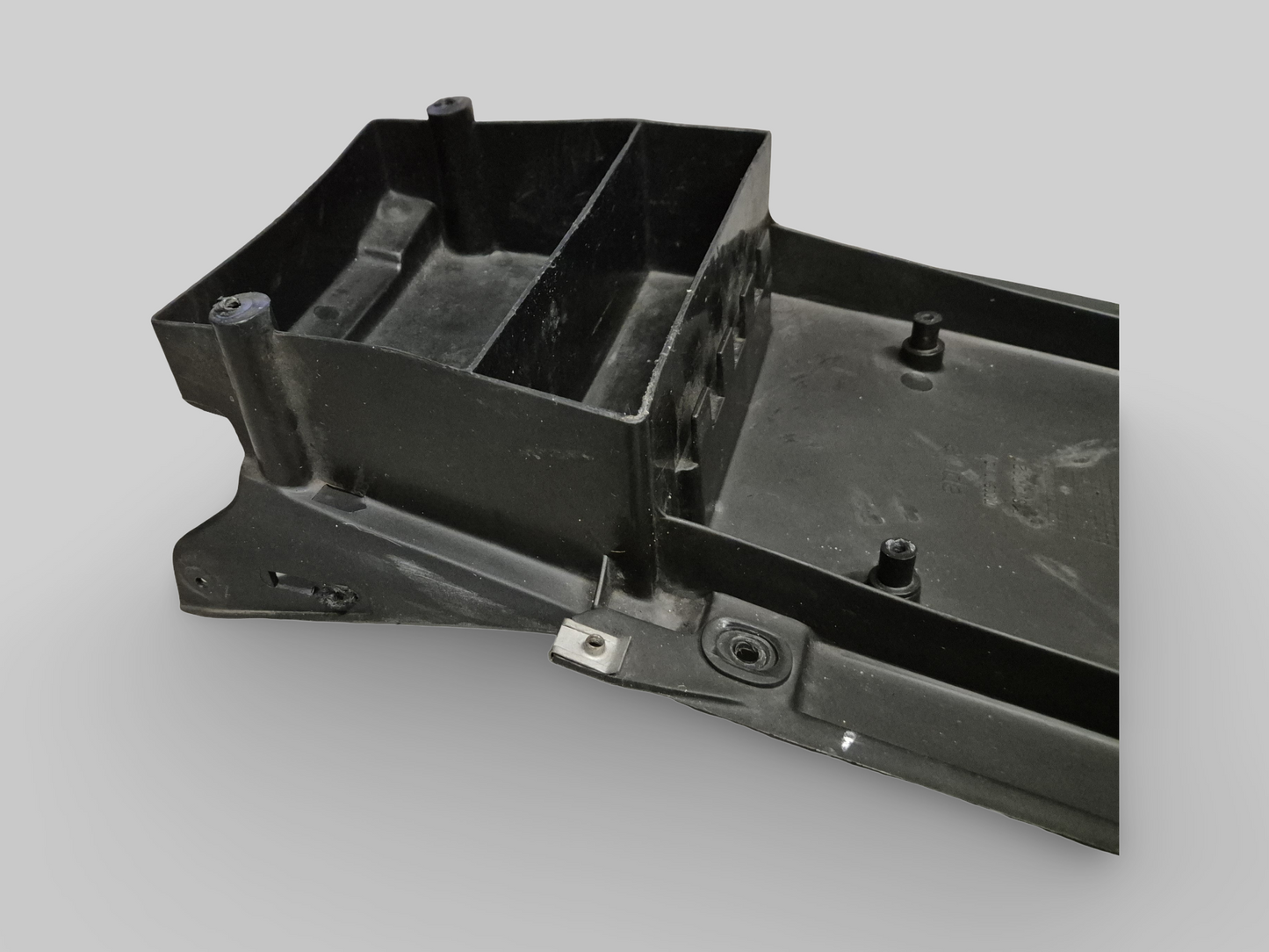 UNDER SADDLE / BATTERY HOLDER AP8138591 Aprilia RSV Mille 98-03 / Tuono 02-05