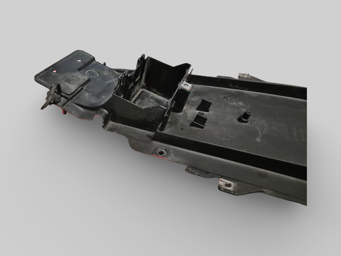 ONDER ZADEL / ACCUHOUDER AP8138591 Aprilia RSV Mille 98-03