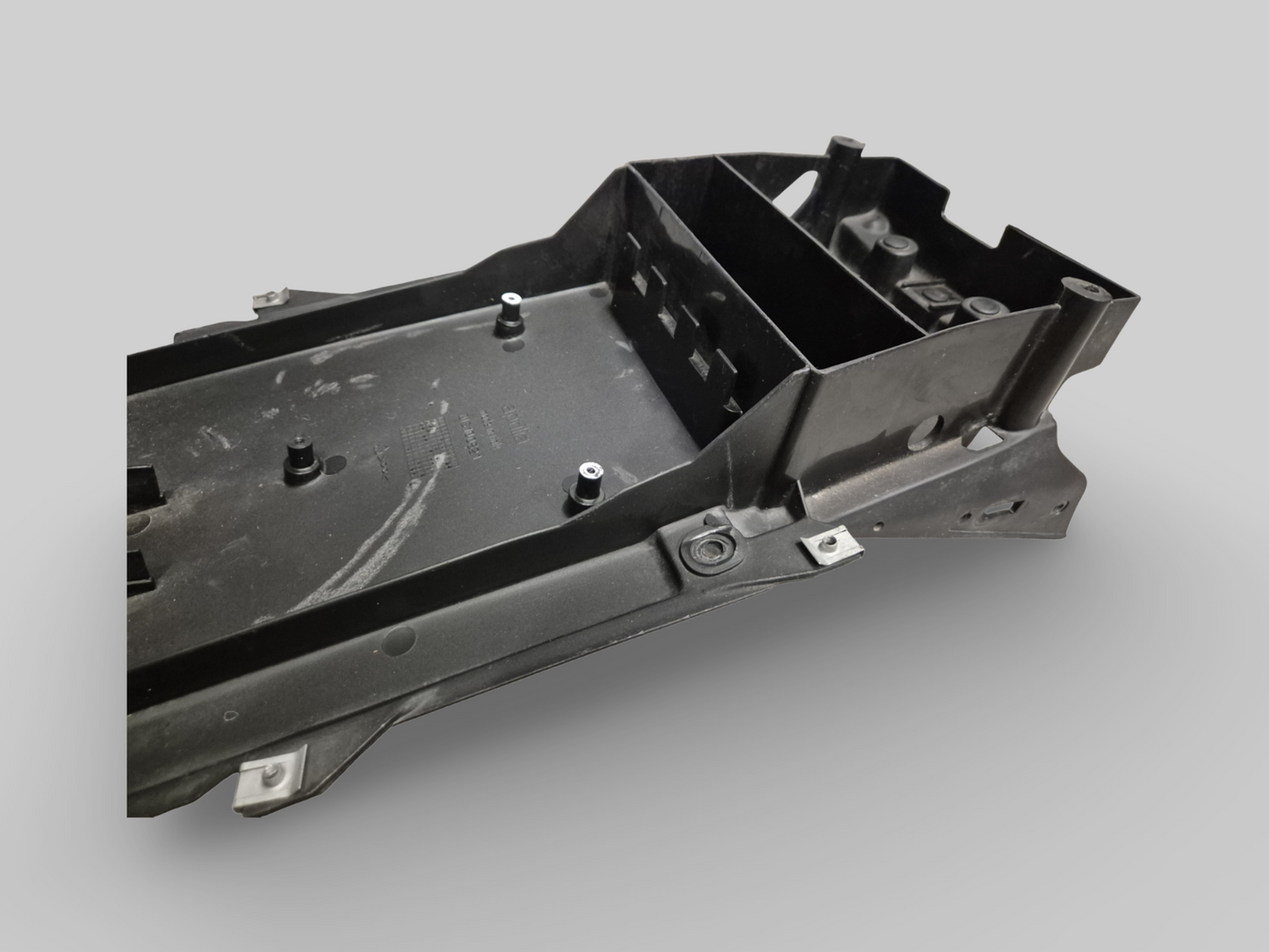 UNDER SADDLE / BATTERY HOLDER AP8138591 Aprilia RSV Mille 98-03 / Tuono 02-05