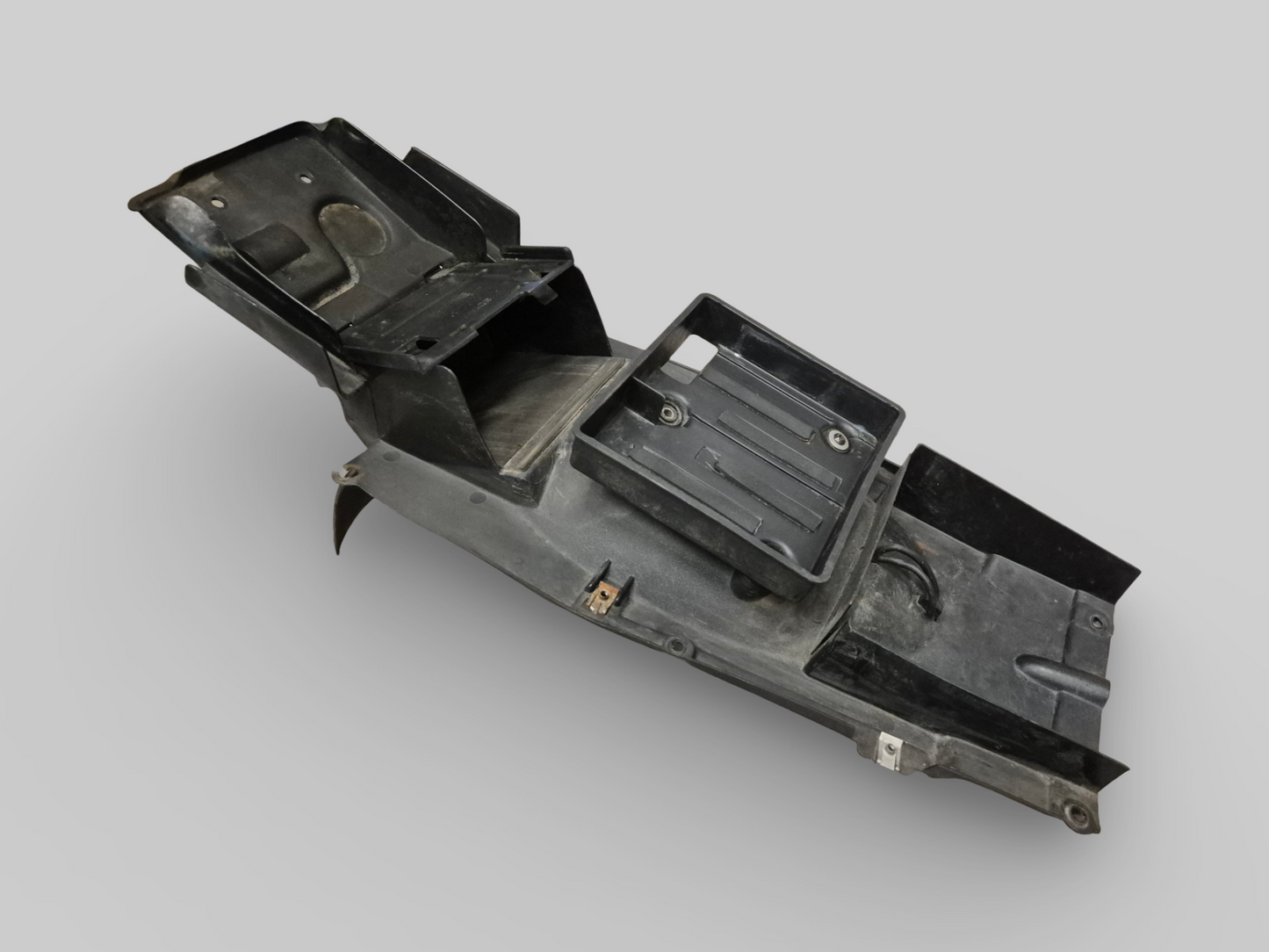 ONDER ZADEL / ACCUHOUDER AP8138591 Aprilia RSV Mille 98-03