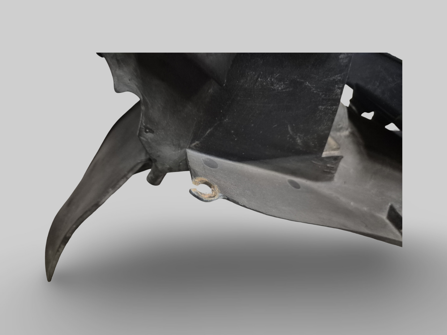 ONDER ZADEL / ACCUHOUDER AP8138591 Aprilia RSV Mille 98-03