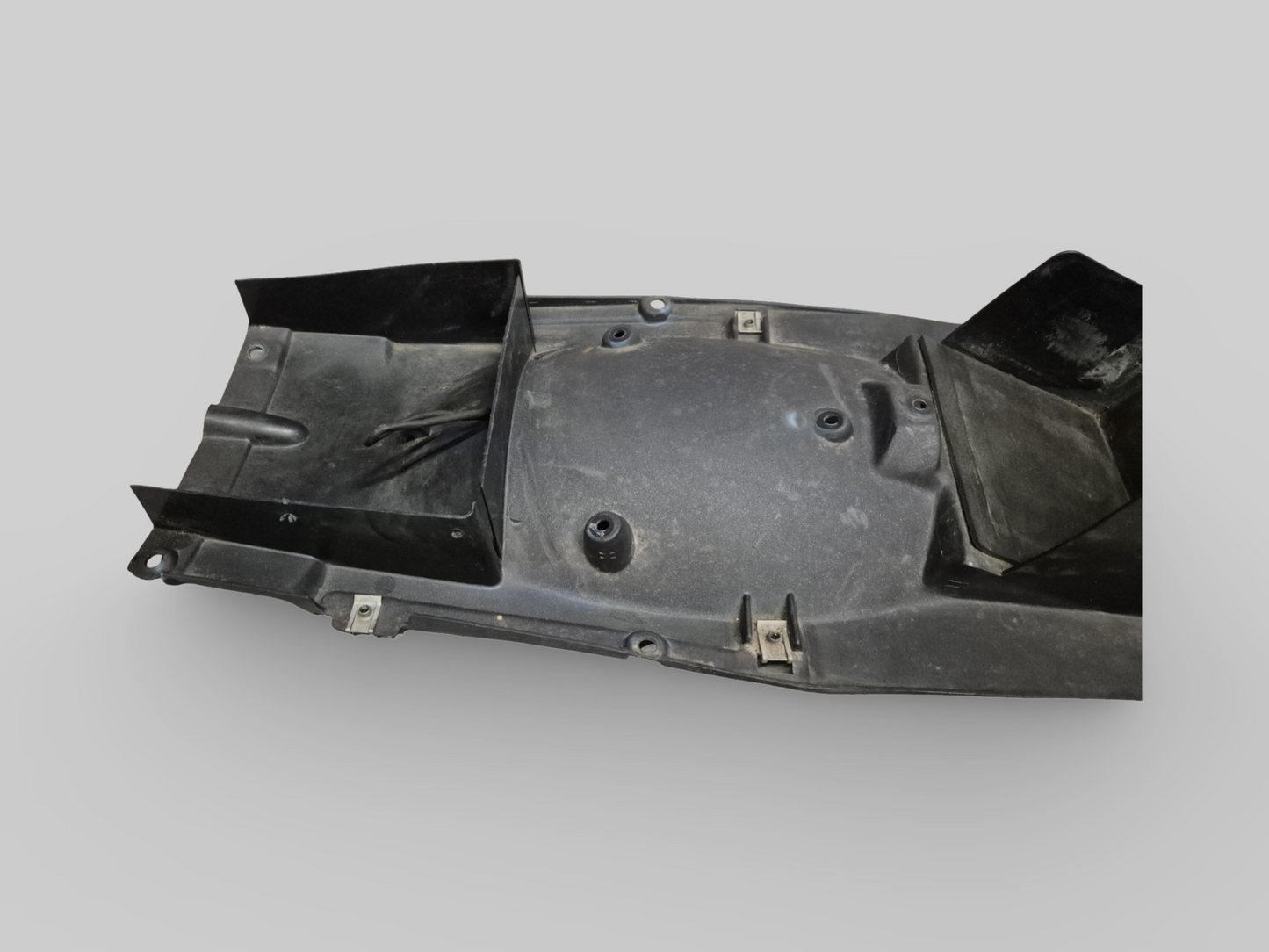 ONDER ZADEL / ACCUHOUDER AP8138591 Aprilia RSV Mille 98-03