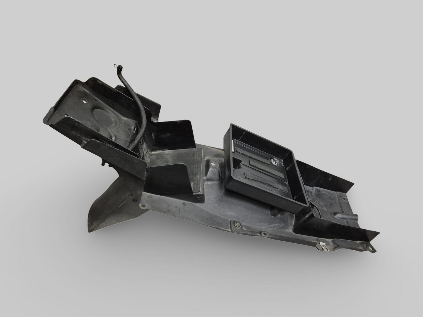 ONDER ZADEL / ACCUHOUDER AP8138591 Aprilia RSV Mille 98-03