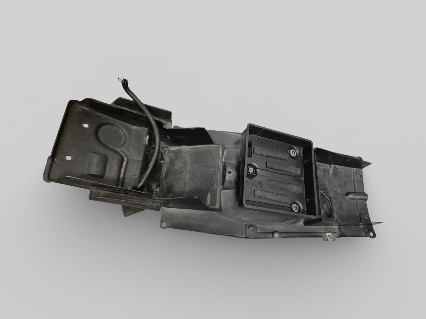 ONDER ZADEL / ACCUHOUDER AP8138591 Aprilia RSV Mille 98-03