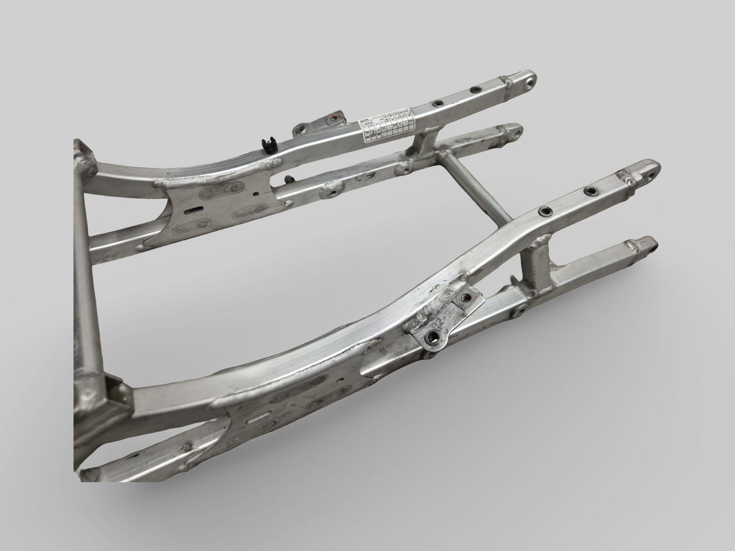 SUPPORT DE SELLE SOUS-CHÂSSIS ARRIÈRE AP8146457 Aprilia RSV Mille 98-03 / Tuono 02-05 